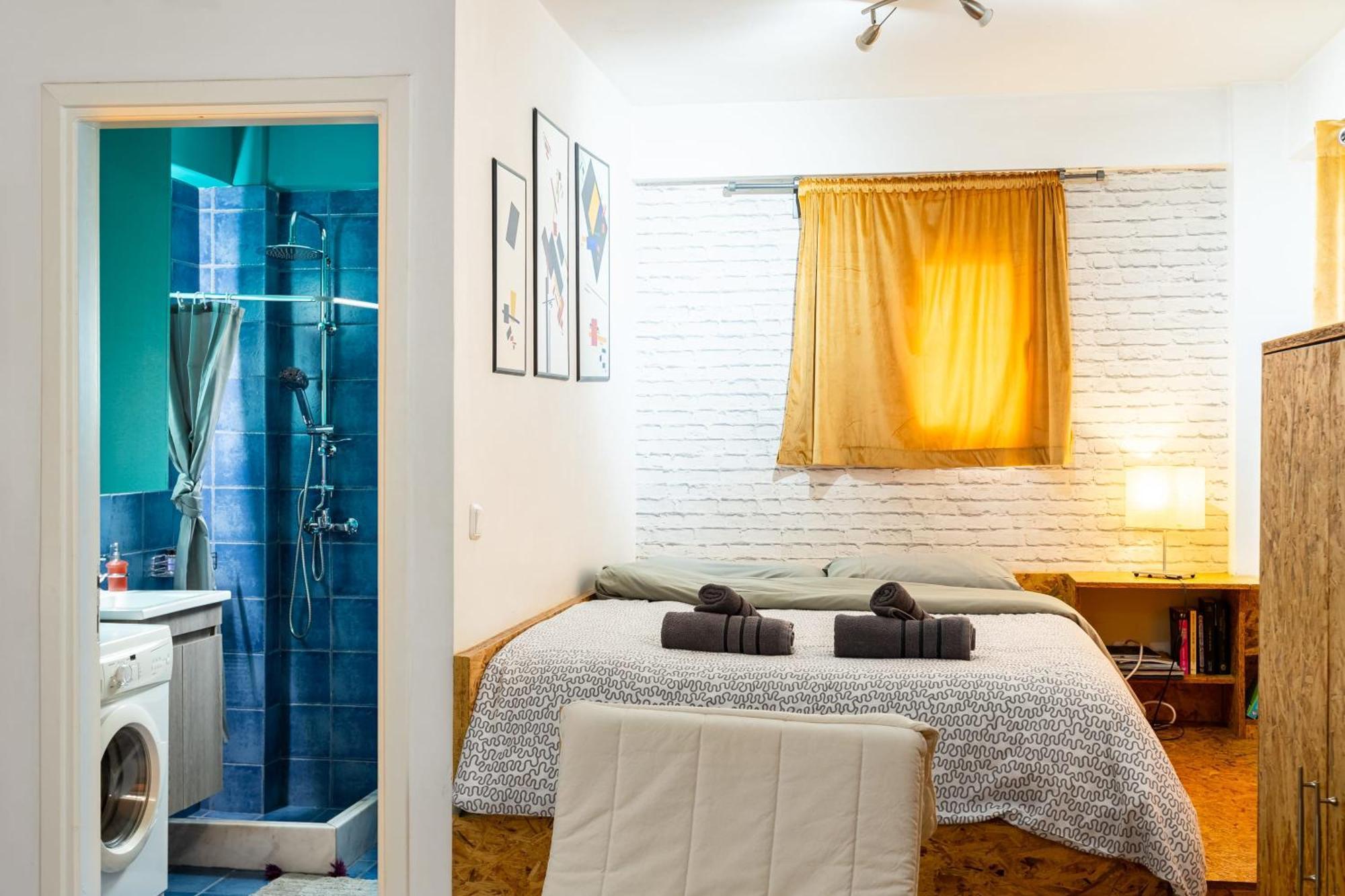 Downtown Central Suite With Private Parking Kalamata Luaran gambar